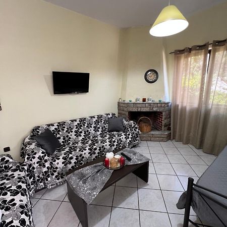 Village Apartment Marathiás Esterno foto