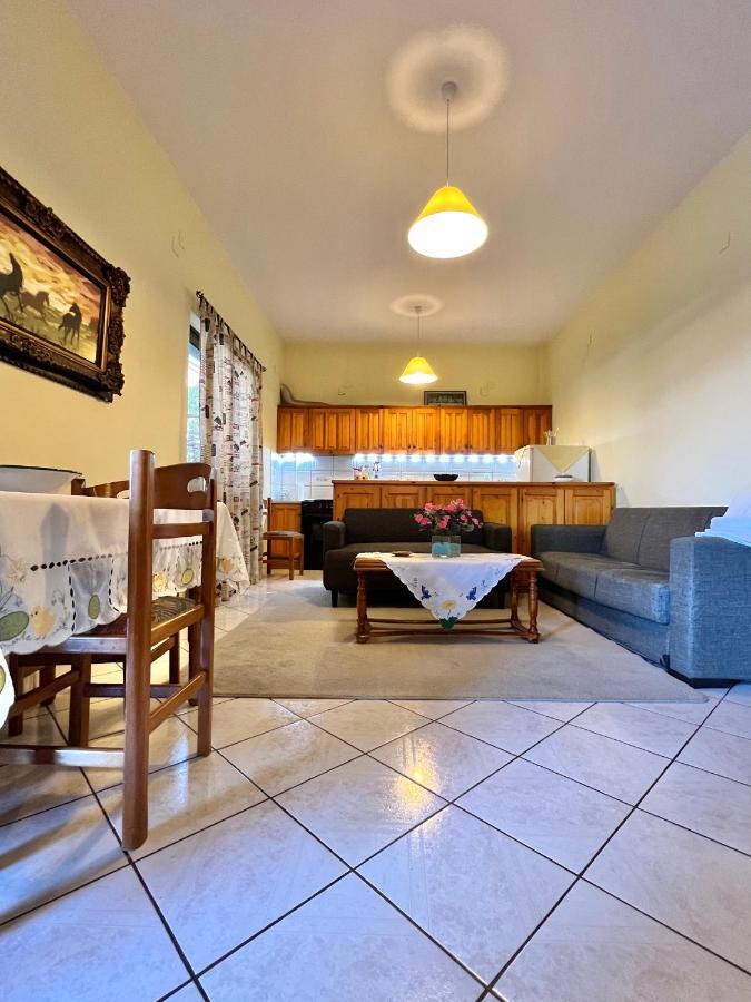 Village Apartment Marathiás Esterno foto
