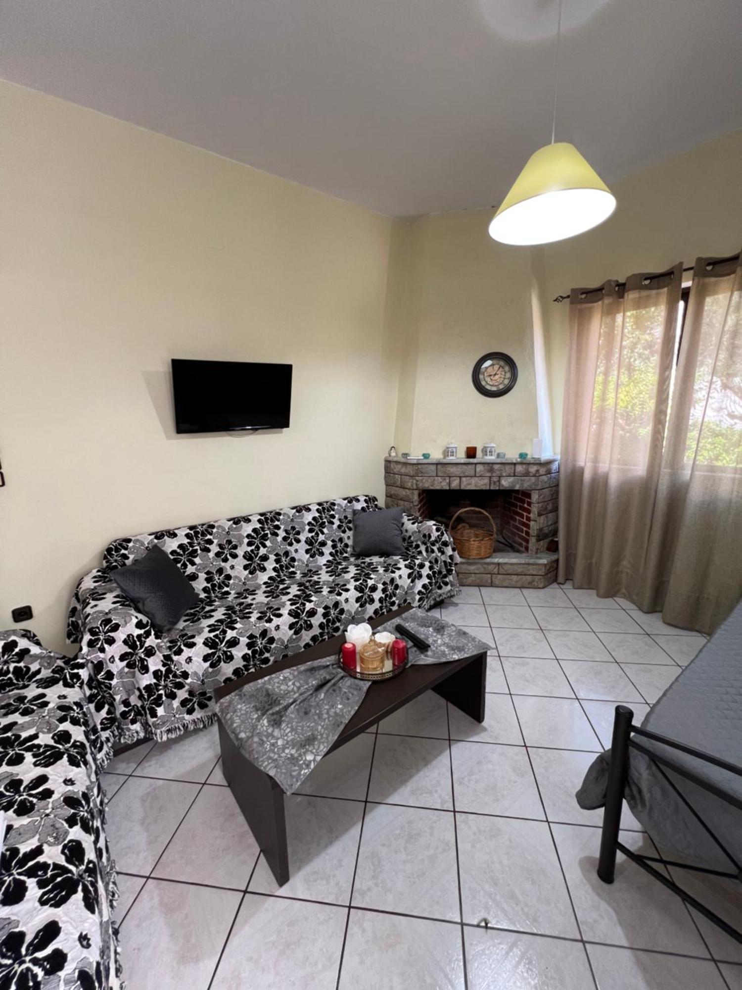 Village Apartment Marathiás Esterno foto